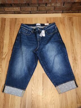 Lane Bryant Boyfriend Capri Denim Jeans with Crystal Cuff Accents Sz 14 Mid Rise